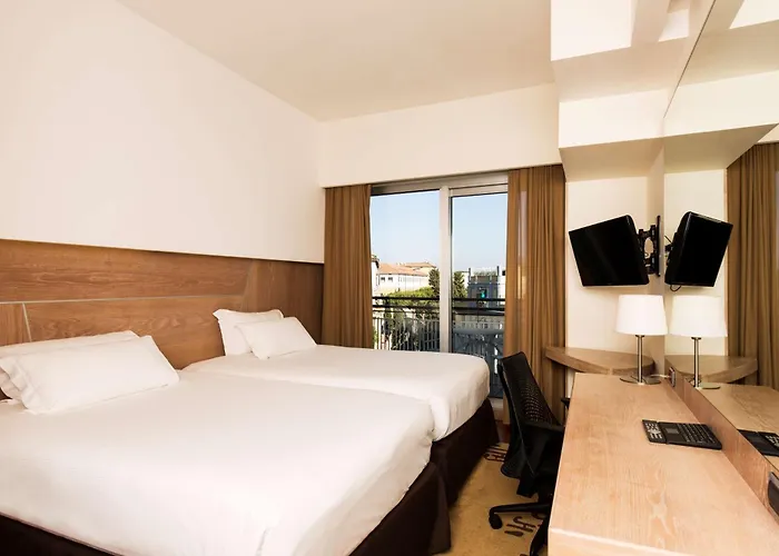Hilton Garden Claridge Hotel 4*