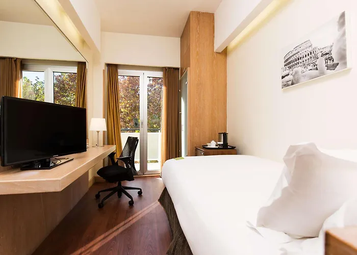 Hilton Garden Claridge Hotel