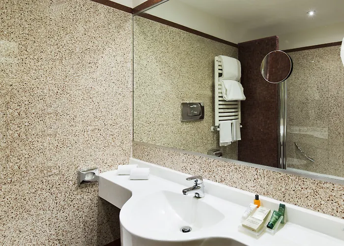 Hilton Garden Claridge Отель 4*