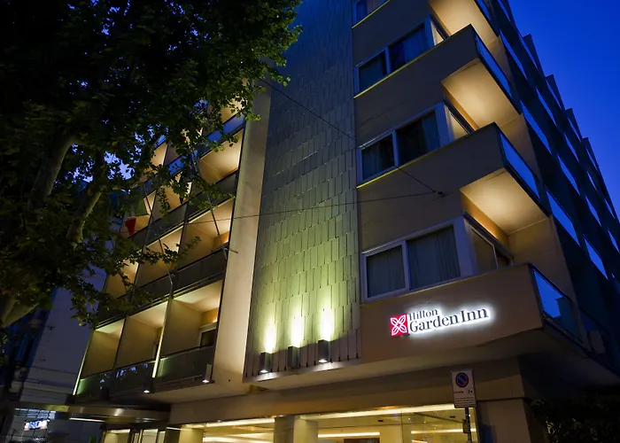 Hilton Garden Claridge Hotel 4*