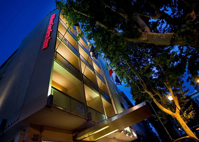Hotel Hilton Garden Claridge 4*