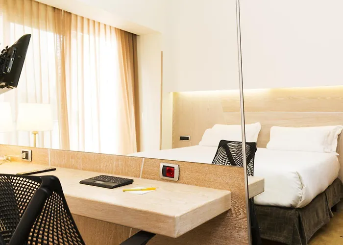 Otel Hilton Garden Claridge 4*