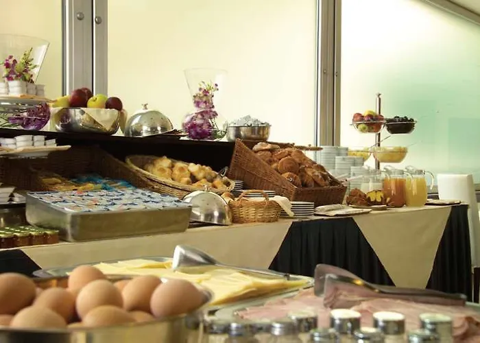 Szálloda Hilton Garden Claridge 4*